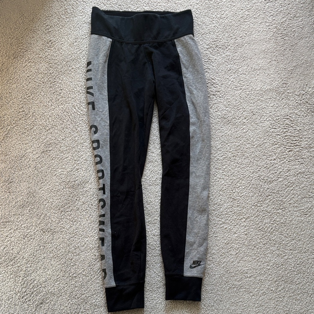 Nike women’s leggings/Joggers